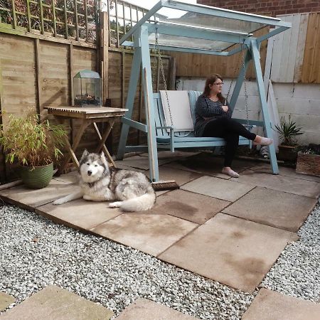 The Garden Room, Pets, Fridge Tv Chester Exterior photo